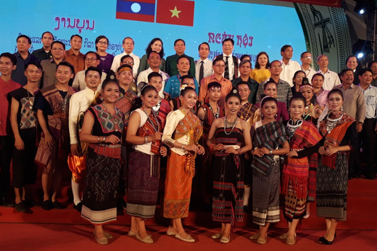 Khai mạc ngày hội giao lưu văn hóa, thể thao và du lịch các dân tộc thiểu số vùng biên giới Việt Nam- Lào