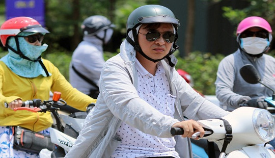 Hà Nội tiếp tục nắng nóng gay gắt
