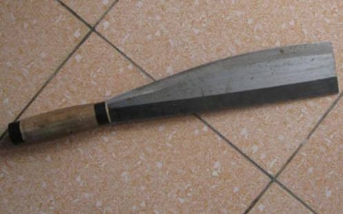 Bé gái 10 tuổi bị chém trọng thương vì không cho mượn thuyền