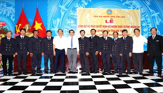 Trao quyết định bổ nhiệm Phó Chánh án TAND tỉnh Sóc Trăng