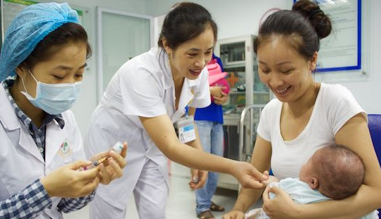 Sử dụng đồng thời 2 loại vắc xin 5 trong 1 trong tiêm chủng mở rộng