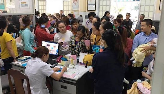 Thừa Thiên - Huế thực hiện đăng ký tiêm vắc xin 6 trong 1 qua internet