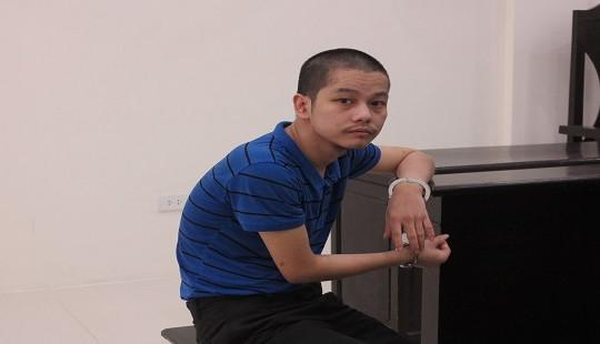 Lên cơn động kinh, con vác dao sát hại bố đẻ
