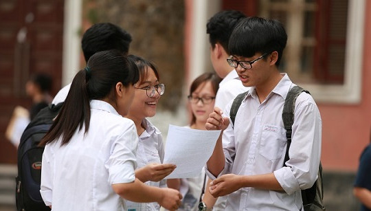 Đề thi văn lớp 10 Trường THPT chuyên Đại Học Sư Phạm Hà Nội: Không có câu hỏi mang tính đánh đố