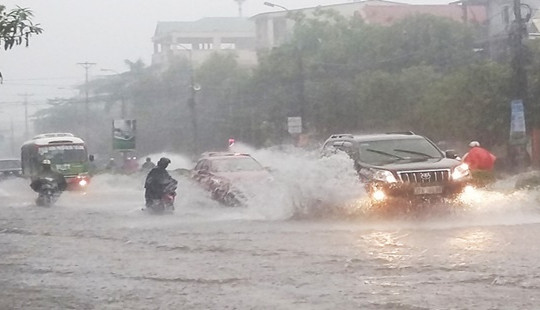 Bắc Bộ có mưa vừa, mưa to, cảnh báo mưa đá, gió giật mạnh