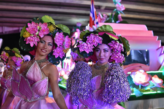 Khám phá những màn trình diễn nghệ thuật rực rỡ sắc màu tại Carnival đường phố DIFF 2019