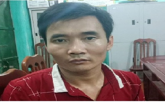 Con trai tâm thần dùng dao chém bố tử vong