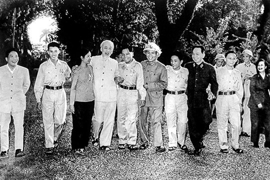 Phong cách làm việc của Hồ Chí Minh