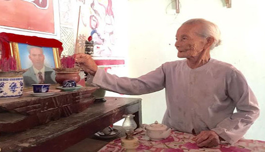 Cụ bà 97 tuổi bỗng dưng mất quyền sử dụng đất