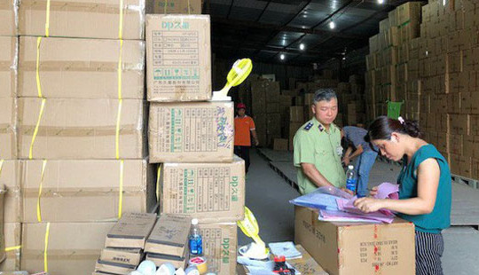 Đột kích 18 kho chứa hàng hóa có dấu hiệu vi phạm tại TP Hồ Chí Minh