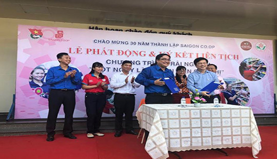 700 chiến sĩ hoa phượng đỏ tham gia “Một ngày làm nhân viên siêu thị” tại Co.opmart và Co.opXtra