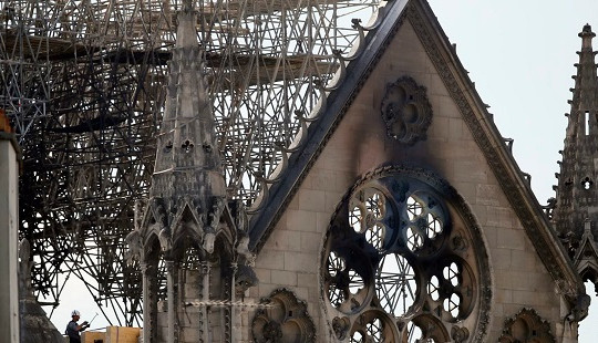Chuyển động thế giới 15/6: Mái vòm nhà thờ Đức Bà Paris vẫn có nguy cơ sụp đổ