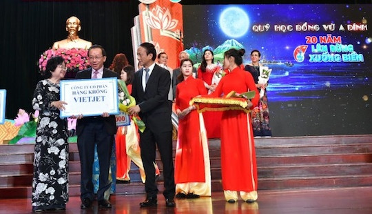 Vietjet nhận bằng khen của Chính phủ về những đóng góp cho cộng đồng