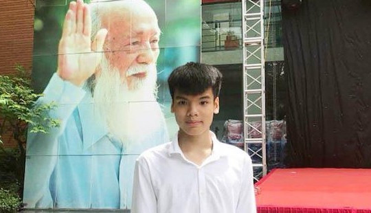 Con của nữ lao công bị xe đâm tử vong được miễn chi phí học THPT Lương Thế Vinh