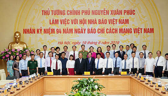 Báo chí phải đi đầu trong những vấn đề lớn, vấn đề mới của đất nước