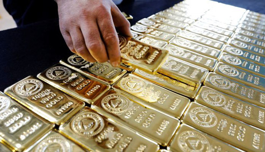 Fed giữ nguyên lãi suất, giá vàng bật tăng mạnh