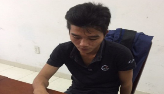 Tạm giữ kẻ cướp giật dây chuyền của phụ nữ đi đường