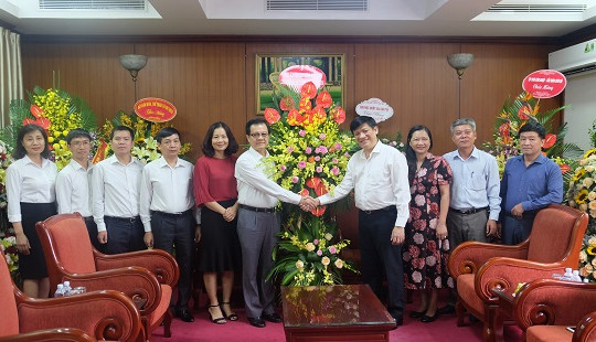 Lãnh đạo TANDTC chúc mừng các cơ quan thông tấn, báo chí