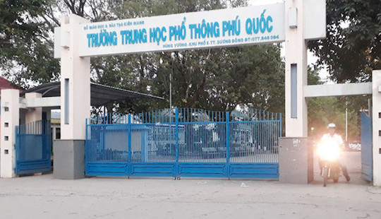 Tàu cao tốc chở đề thi THPT Quốc gia đã đến đảo Phú Quốc