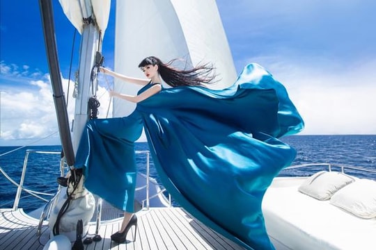 Stylist tóc Việt tạo kiểu tóc cho Jessica Minh Anh tại Maldives là ai?