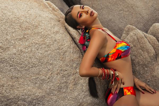 Nam Thư khoe đường cong nóng bỏng trong bộ ảnh bikini