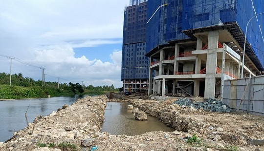 Bình Dương: Dự án Marina Tower thi công sai phép, lấn rạch Thầy Năm