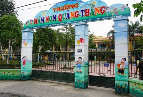Hiệu trưởng cắt xén bữa ăn của trẻ bị cách chức