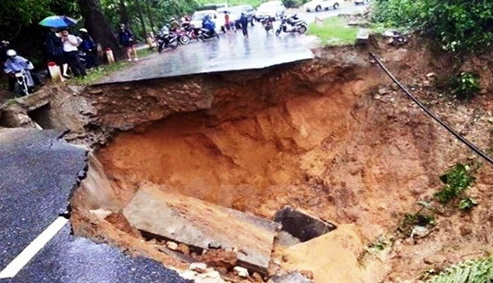 Áp thấp nhiệt đới mạnh lên thành bão, đề phòng nguy cơ lũ quét