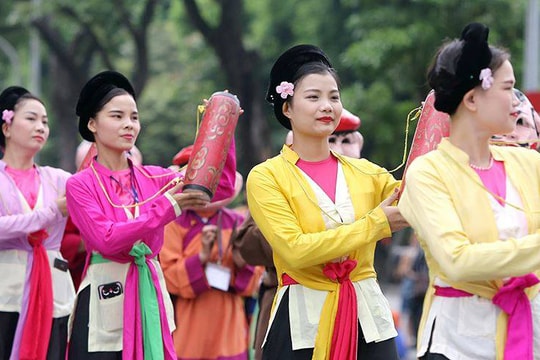 Lễ Hội đường phố mừng "20 năm Hà Nội – Thành phố vì hoà bình" thu hút 10.000 người tham dự