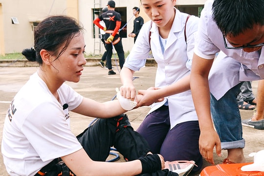 Trương Quỳnh Anh bức xúc, Phương Oanh “tố” một nghệ sĩ “chơi xấu”