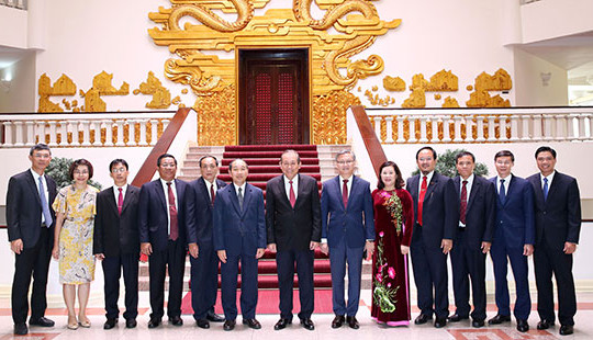 Phó Thủ tướng Trương Hoà Bình tiếp Chánh án TANDTC Lào