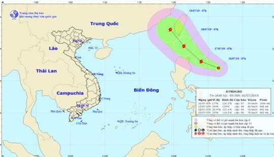 Áp thấp nhiệt đới gần Biển Đông, có khả năng mạnh lên thành bão
