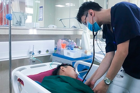 Thiếu niên 15 tuổi đột quỵ sau cơn đau đầu, cảnh báo “bệnh lý người già” ngày càng trẻ hóa