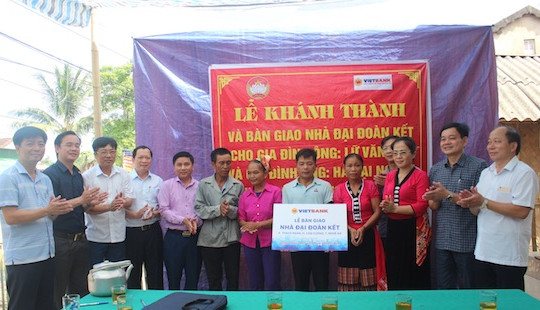 Vietbank trao tặng 2 căn nhà tình nghĩa tại Nghệ An