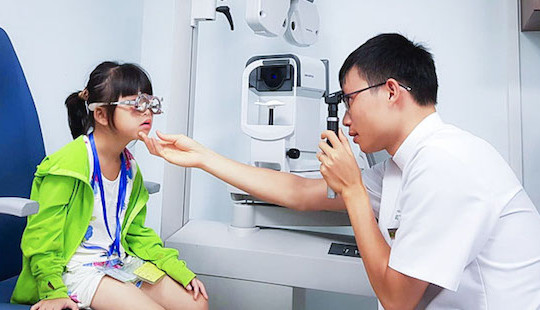 3 triệu trẻ em Việt Nam cần điều trị tật khúc xạ
