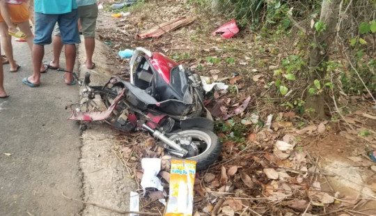 Taxi tông xe máy, 2 cô cháu tử vong thương tâm