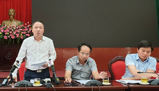 Hà Nội sẽ trồng giáng hương, muồng hoàng yến thay cây hoa sữa ở ven hồ Tây