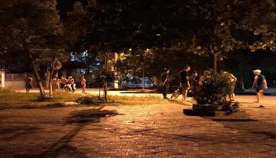 Nam thanh niên vác dao chém đứt lìa 2 cánh tay hàng xóm