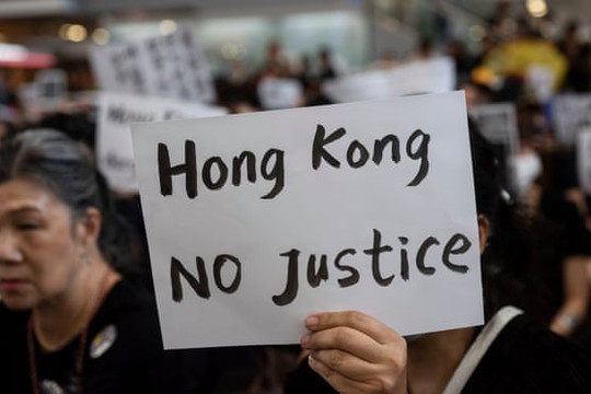 Cuộc biểu tình ở Hongkong: Hàng ngàn người tuần hành ở Yuen Long