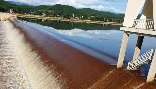 Làm rõ hiện tượng nước đập Ngàn Trươi đổi màu bất thường