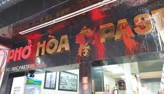 Vụ tạt sơn quán phở Hòa Pasteur: Bắt em rể của chủ quán