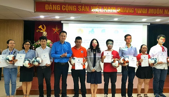 Trao giải tháng thứ nhất cuộc thi "Đi bộ vì sức khỏe Việt Nam"