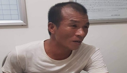 Chém hàng xóm rồi ngăn cản đưa đi cấp cứu