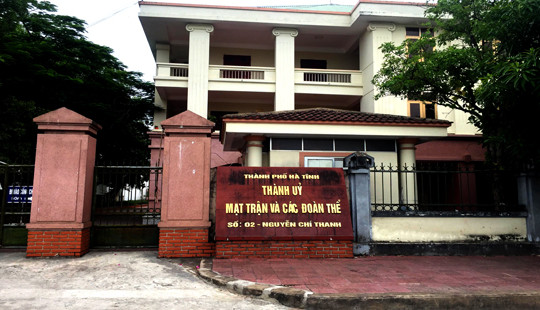 Kỷ luật Chủ tịch HĐND TP và Trưởng ban Tổ chức Thành ủy Hà Tĩnh