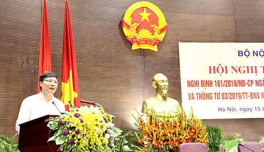 Đổi mới công tác tuyển dụng và quản lý công chức, viên chức theo hướng công khai, minh bạch