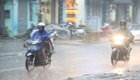 Thời tiết ngày 17/8: Bắc bộ mưa diện rộng, Trung Bộ nắng nóng gay gắt