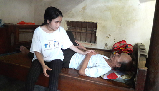 Nữ sinh nghèo dang dở ước mơ vì không có tiền nhập học