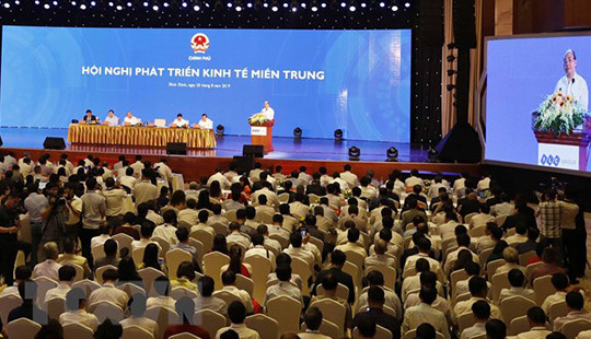 Thủ tướng: Miền Trung cần tăng tốc phát triển để có quy mô kinh tế lớn hơn