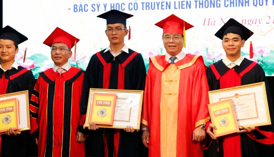 Học viện Y- Dược học cổ truyền Việt Nam trao bằng tốt nghiệp cho 755 học viên ngành Y- Dược cổ truyền