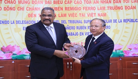 TAND cấp cao tại Đà Nẵng và TAND TP Đà Nẵng tiếp đoàn TANDTC Cuba
